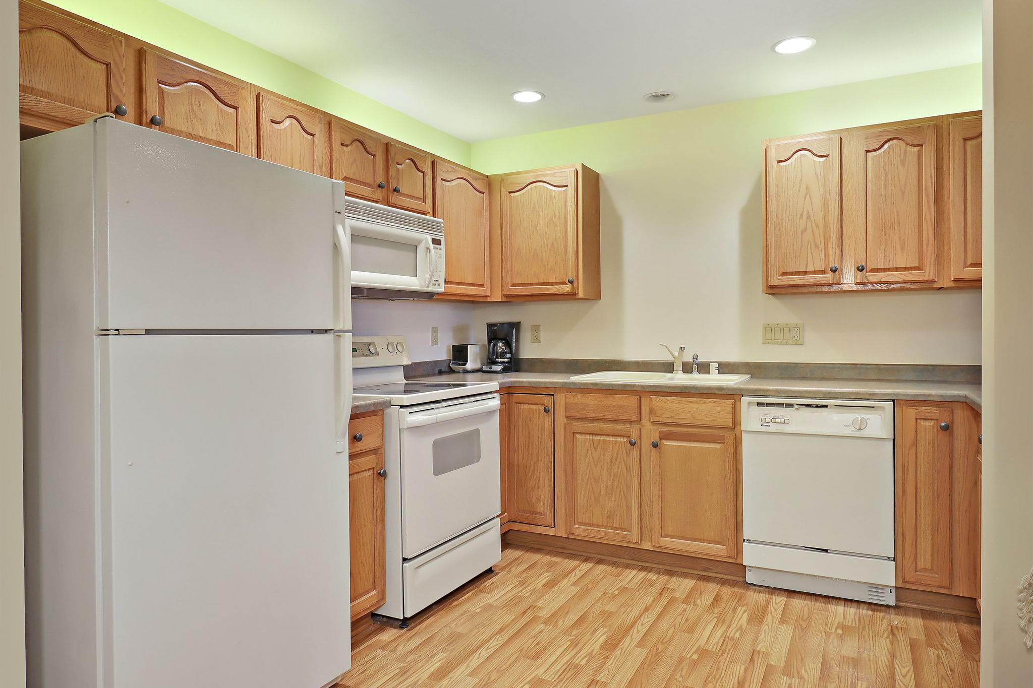 1256 Village Centre Dr, Kenosha, WI 53144