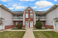 1256 Village Centre Dr, Kenosha, WI 53144