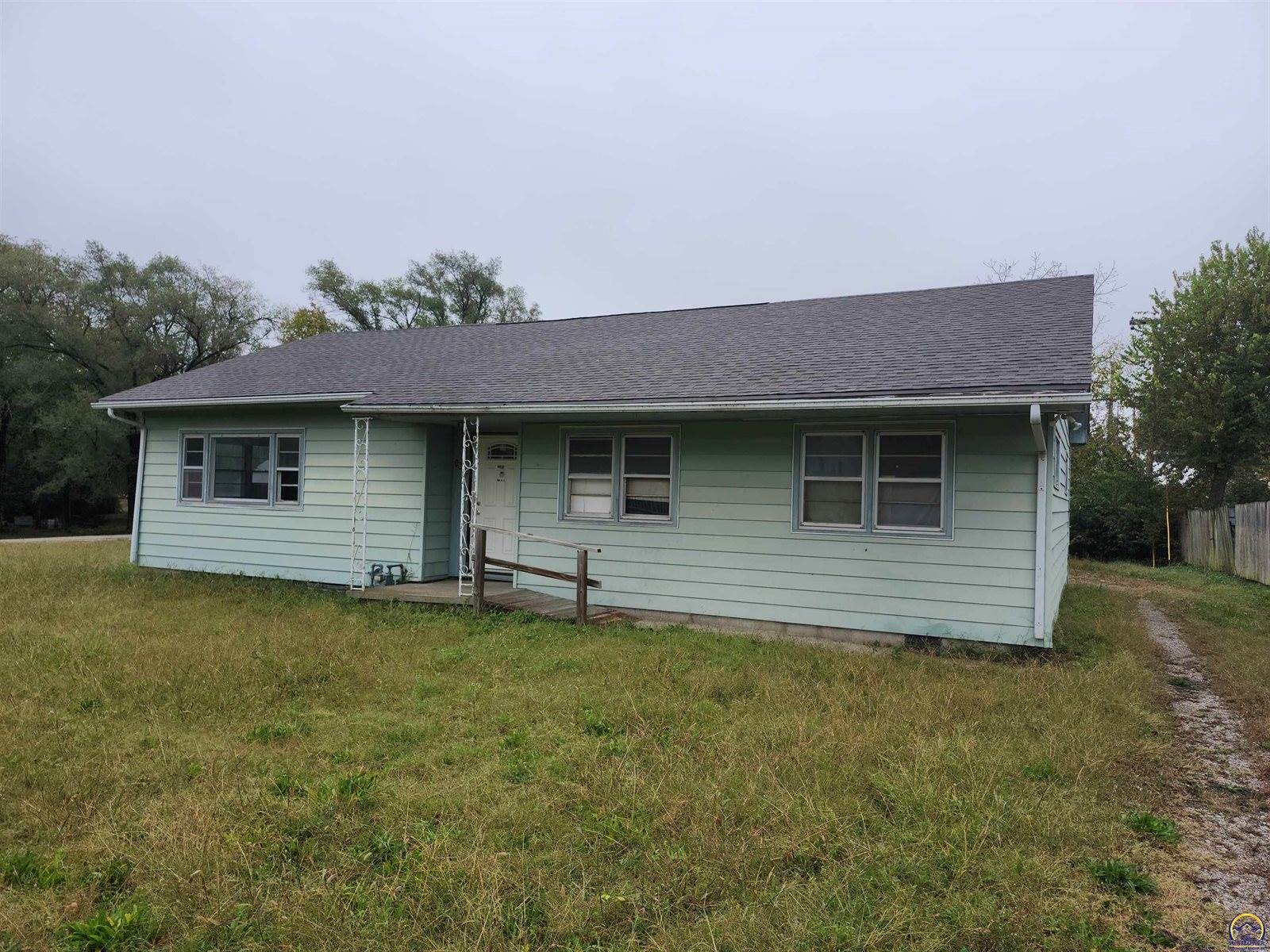 1000 SE Bellview Ave, Topeka, KS 66607