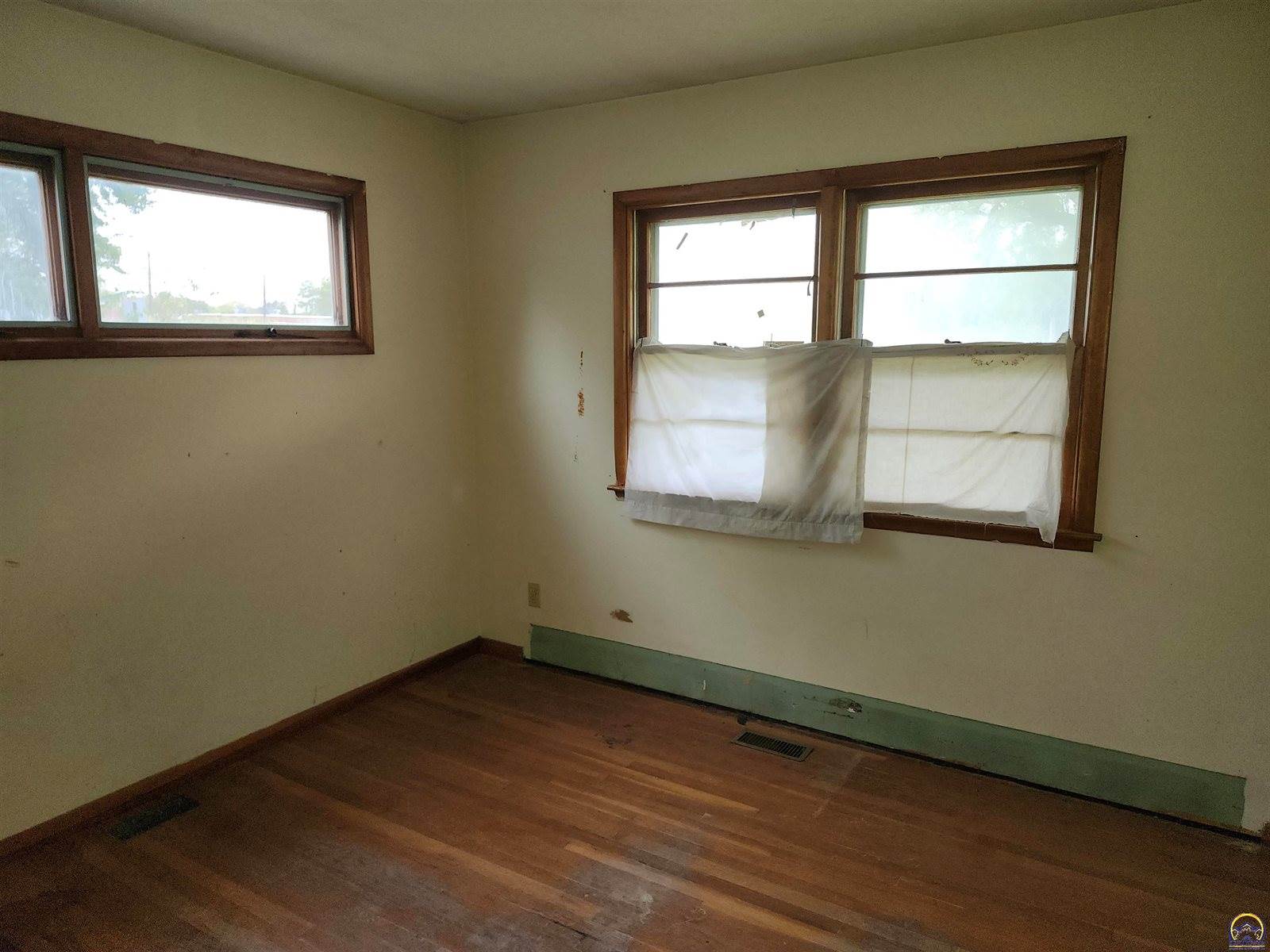 1000 SE Bellview Ave, Topeka, KS 66607