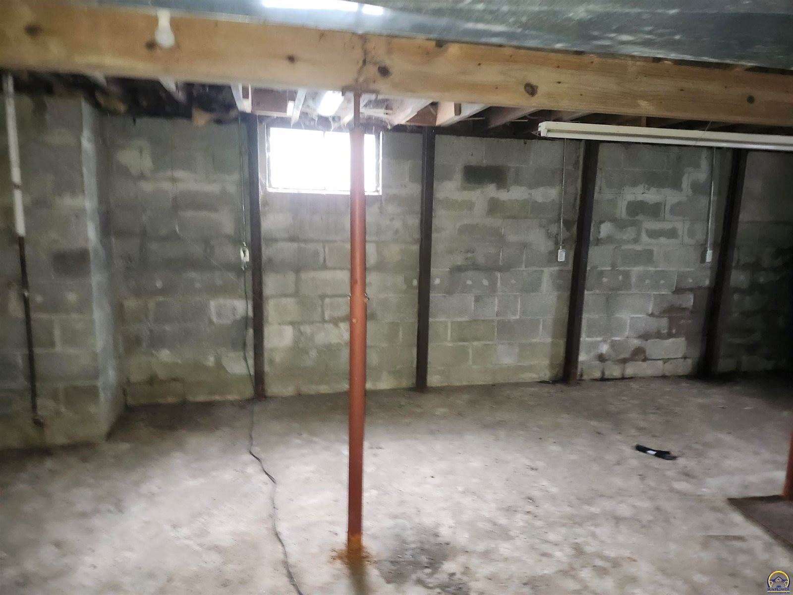 1000 SE Bellview Ave, Topeka, KS 66607