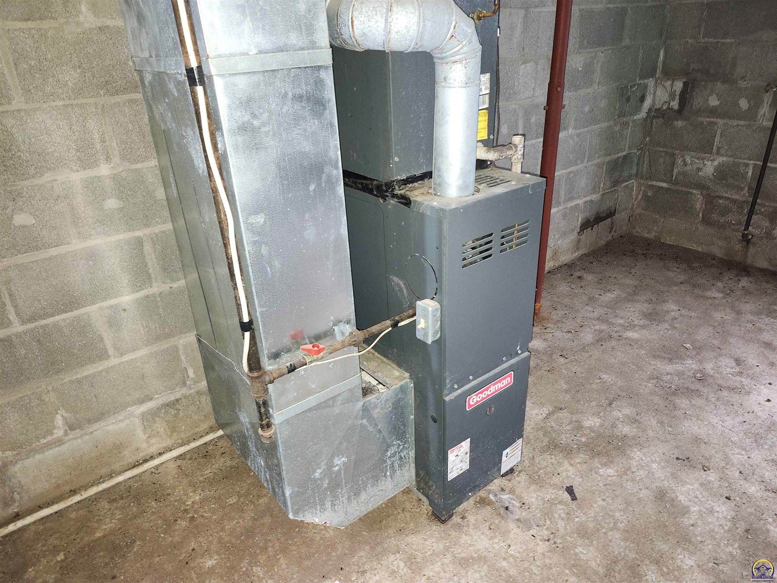 1000 SE Bellview Ave, Topeka, KS 66607