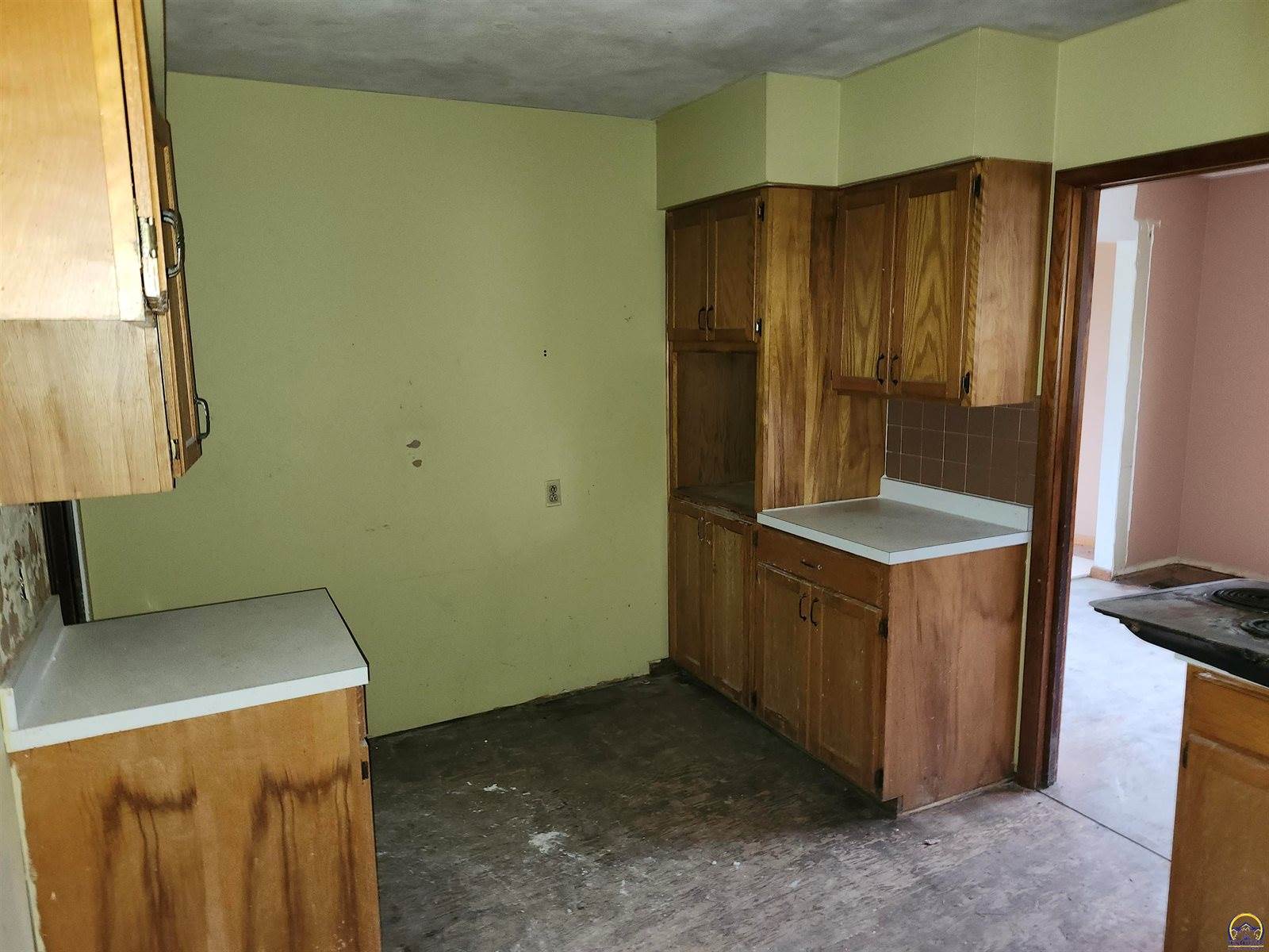 1000 SE Bellview Ave, Topeka, KS 66607