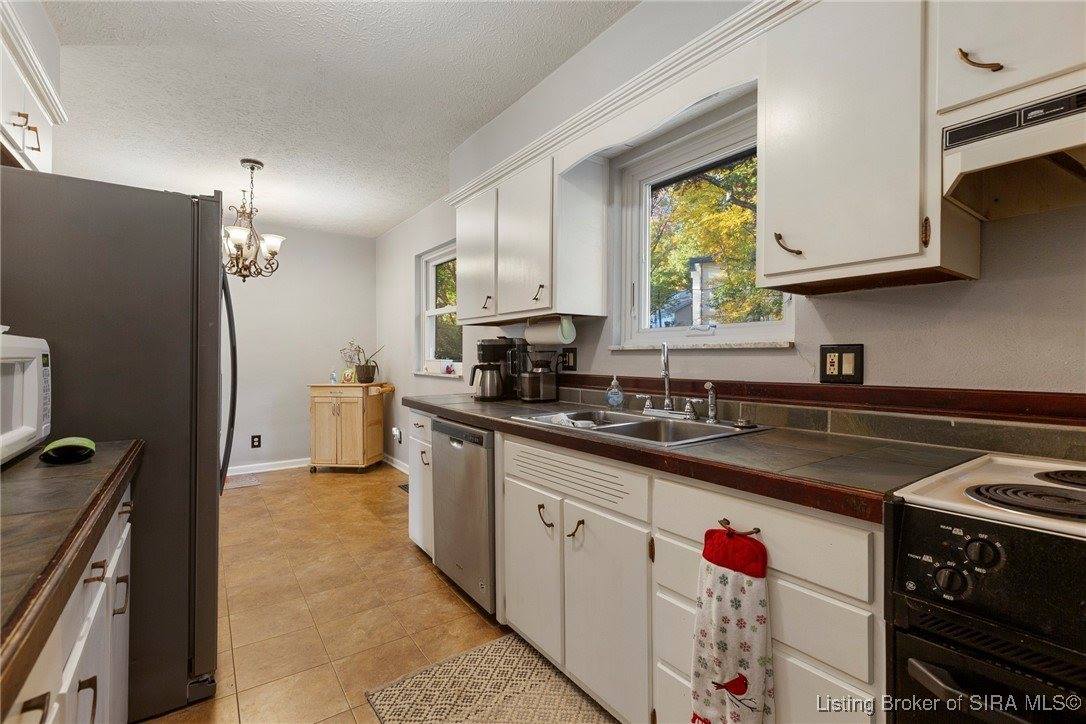 112 Cheryl Drive, New Albany, IN 47150