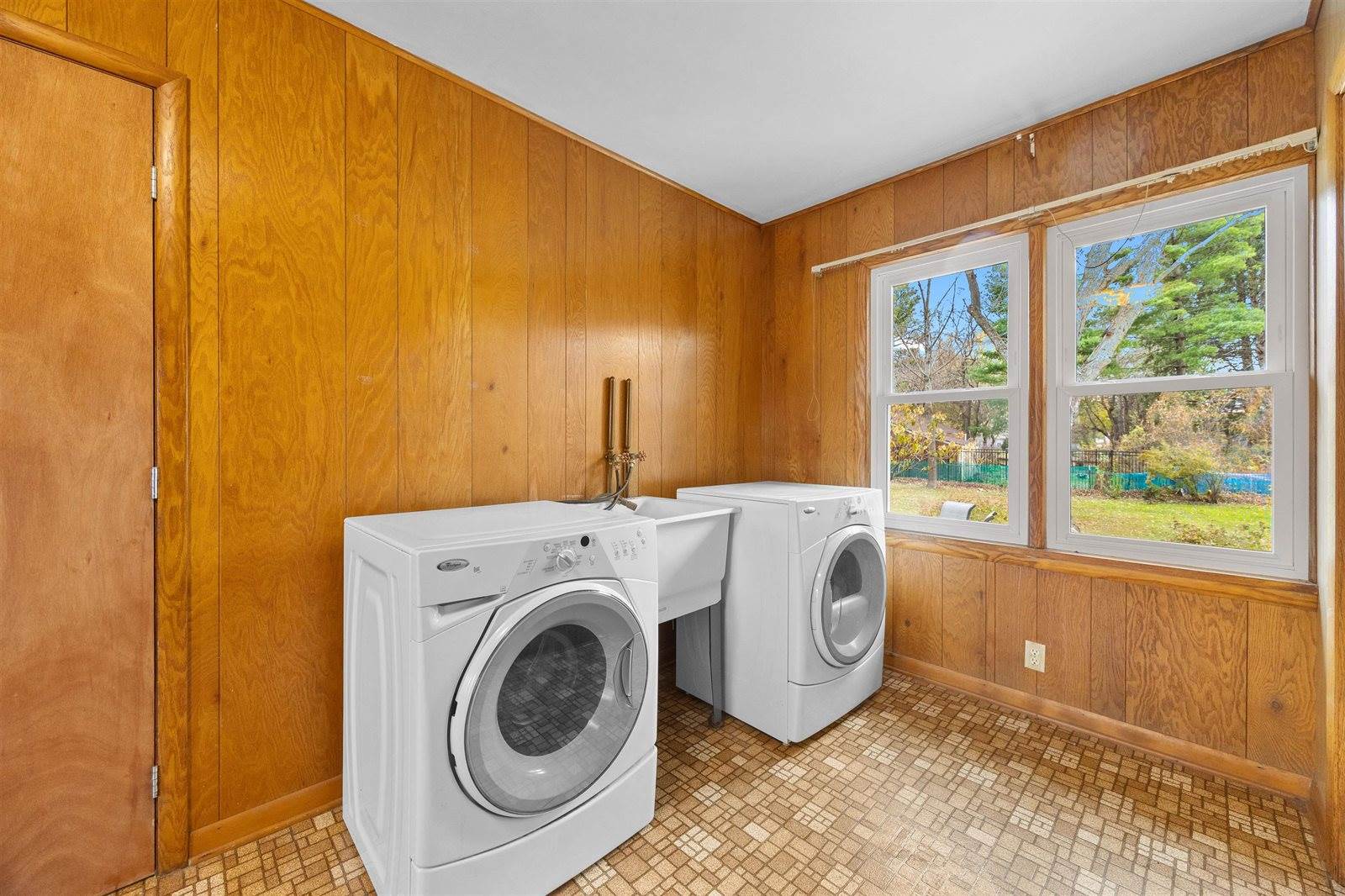 235 School Street, Amherst, WI 54406