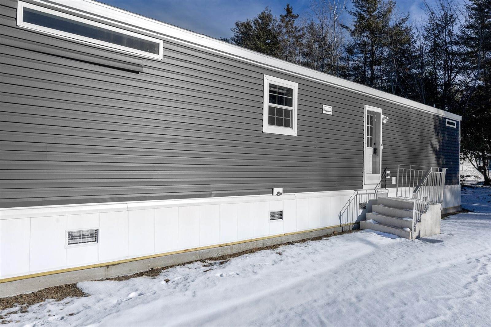 7 Nelligan Drive, Holden, ME 04429