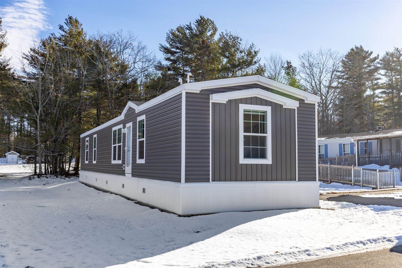 7 Nelligan Drive, Holden, ME 04429