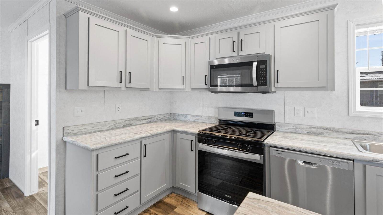 7 Nelligan Drive, Holden, ME 04429