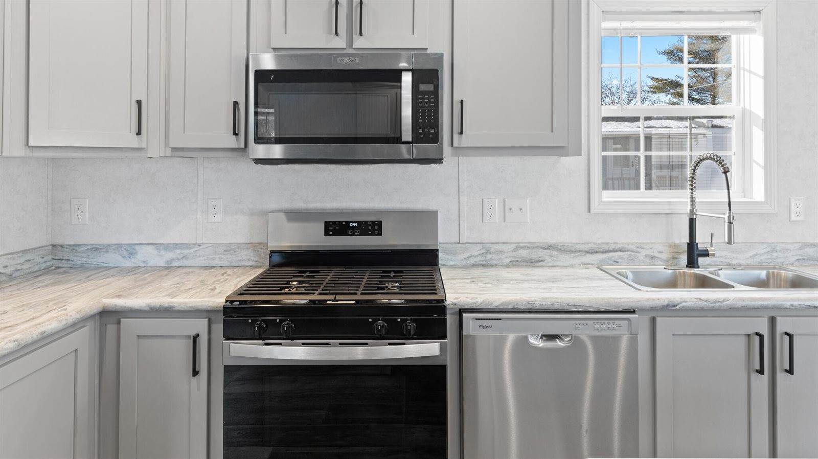 7 Nelligan Drive, Holden, ME 04429