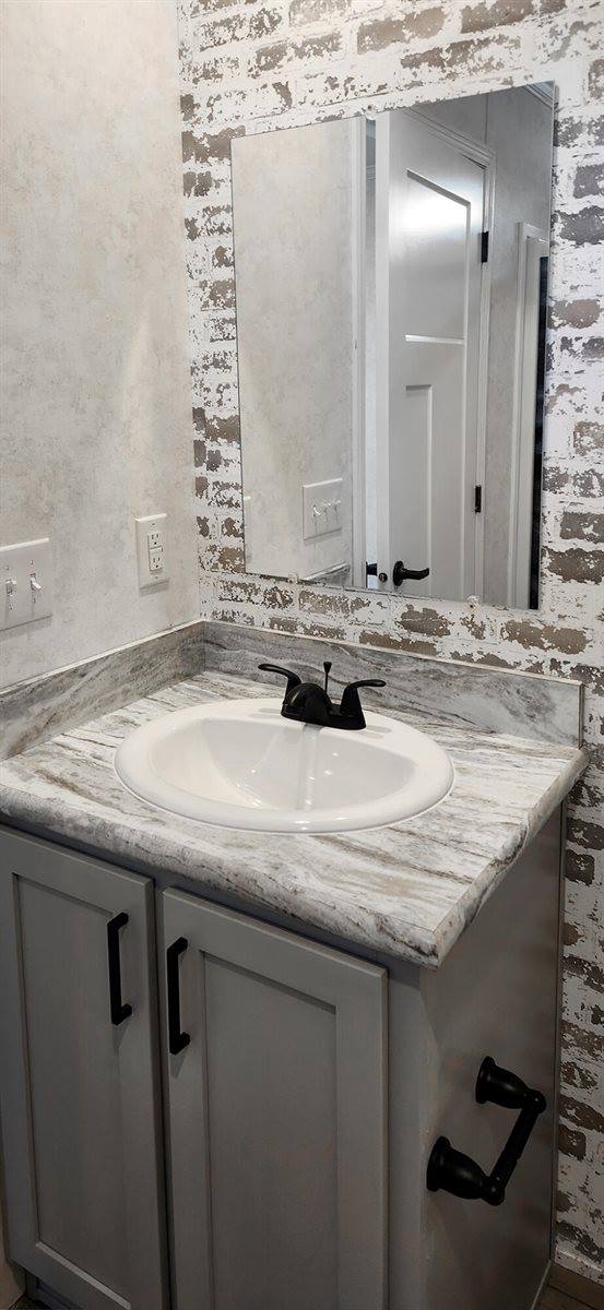 7 Nelligan Drive, Holden, ME 04429