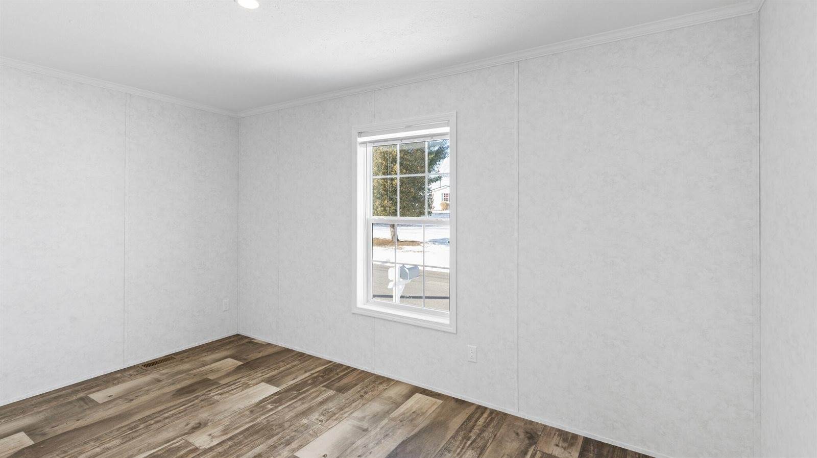 7 Nelligan Drive, Holden, ME 04429