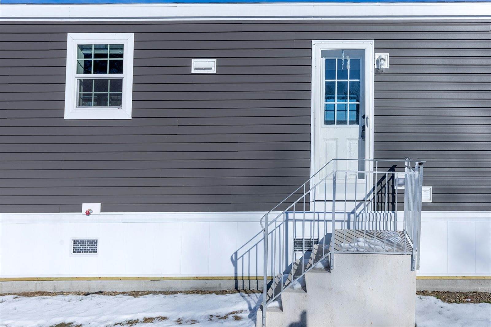 7 Nelligan Drive, Holden, ME 04429