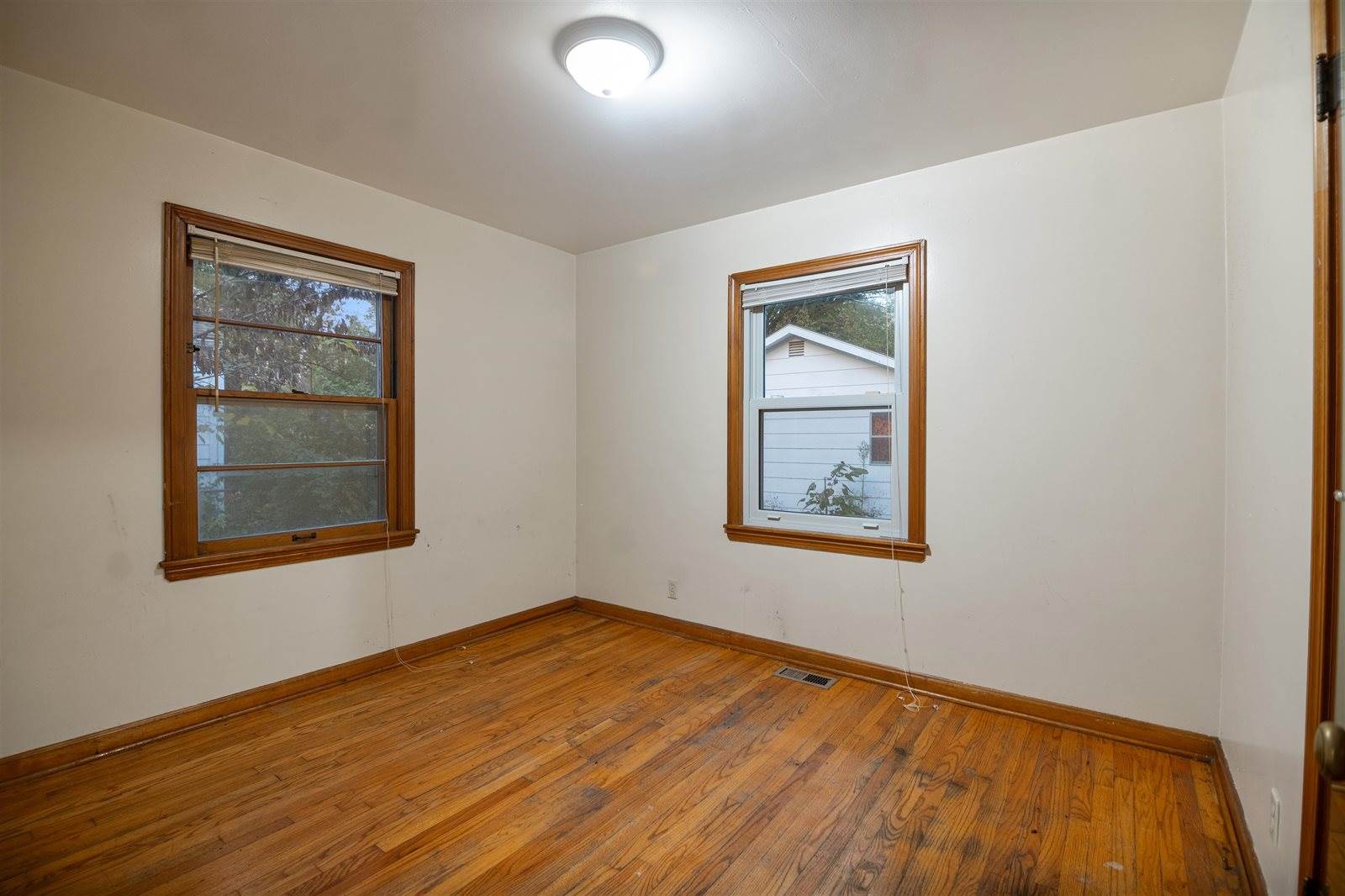 836 South Fountain St, Wichita, KS 67218