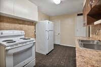 836 South Fountain St, Wichita, KS 67218