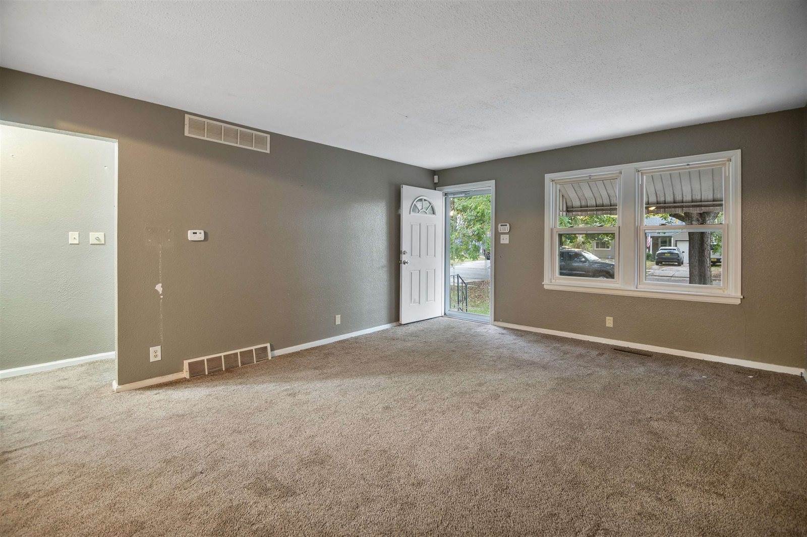 536 South Terrace Dr, Wichita, KS 67218