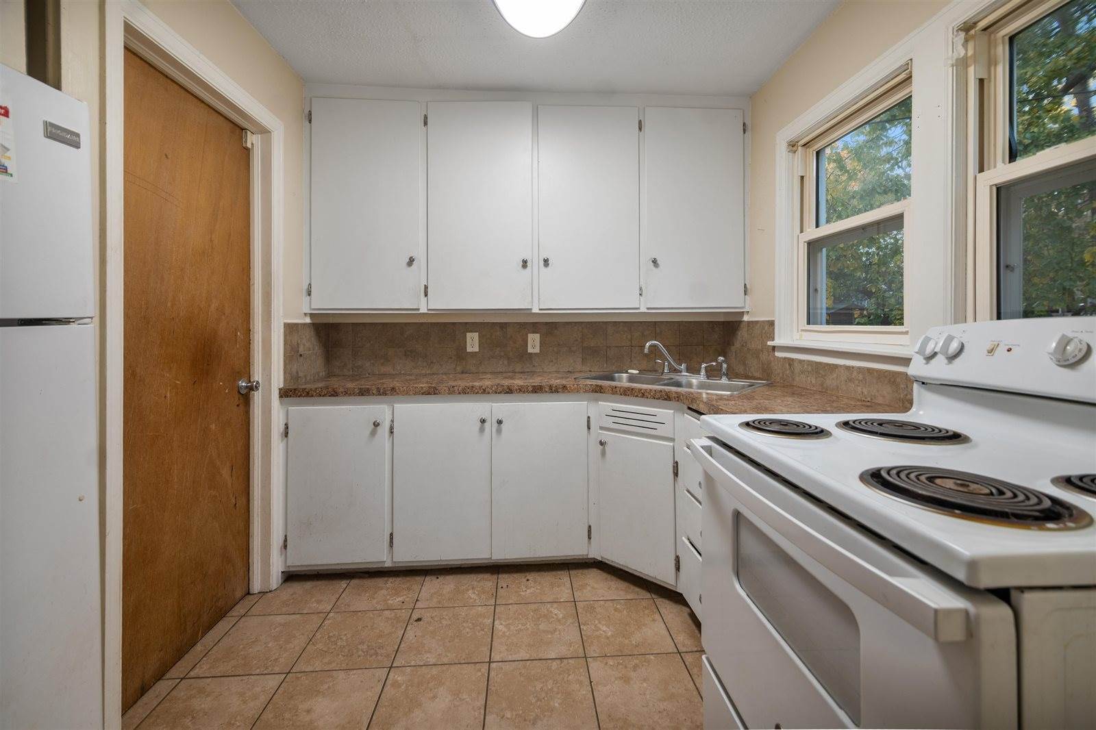 536 South Terrace Dr, Wichita, KS 67218