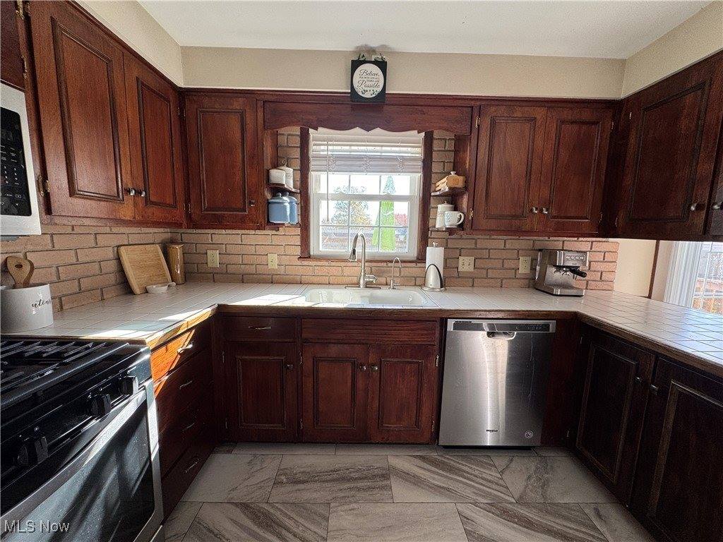 2021 Country Club Avenue, Youngstown, OH 44514