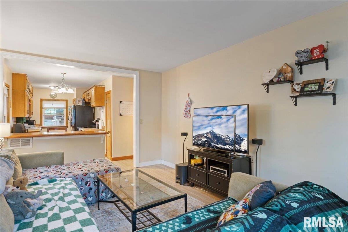 1620 20TH Avenue, Rock Island, IL 61201