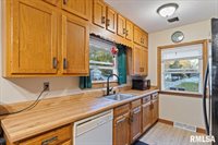 1620 20TH Avenue, Rock Island, IL 61201