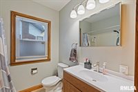 1620 20TH Avenue, Rock Island, IL 61201