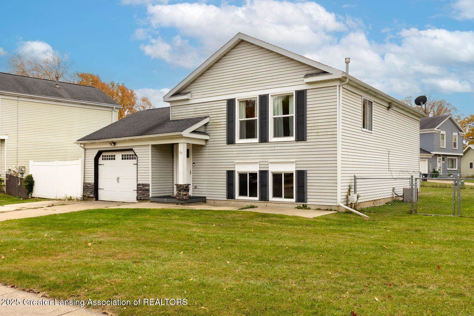 129 Village Drive, LansingCity_Ingham, MI 48911