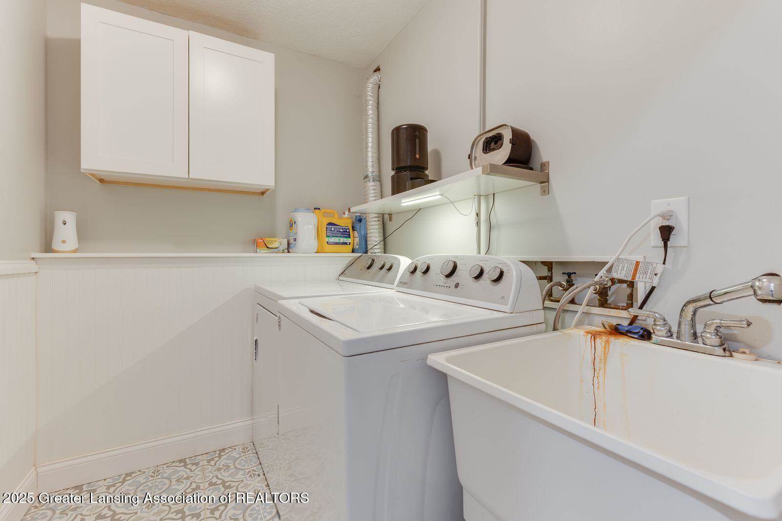 129 Village Drive, LansingCity_Ingham, MI 48911