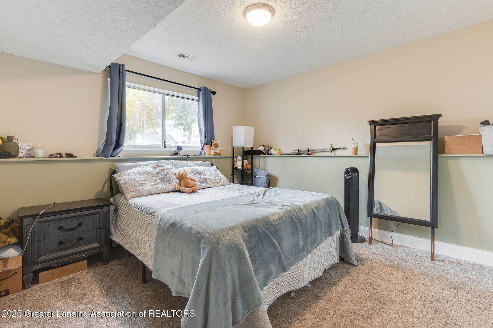 129 Village Drive, LansingCity_Ingham, MI 48911