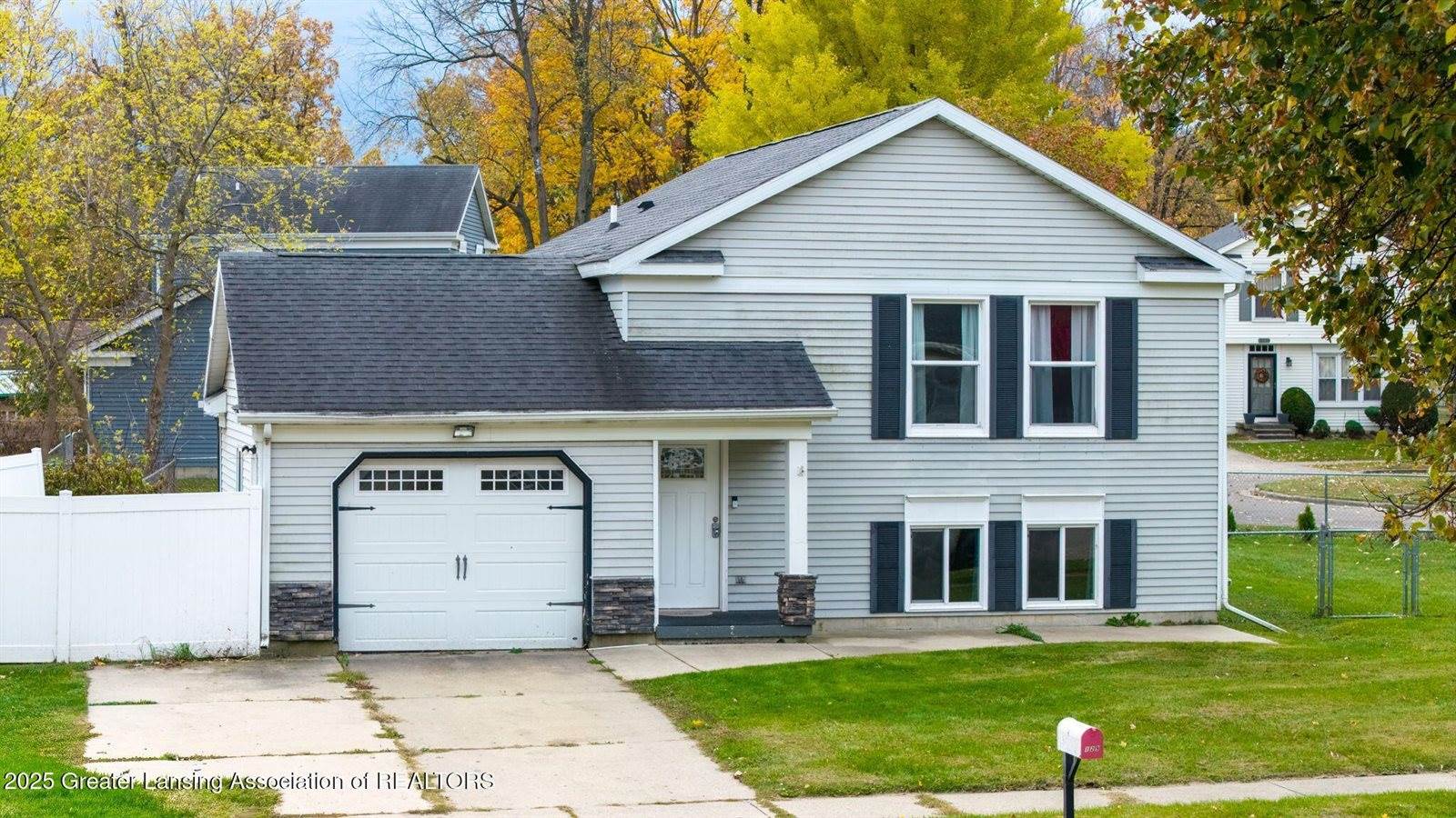129 Village Drive, LansingCity_Ingham, MI 48911