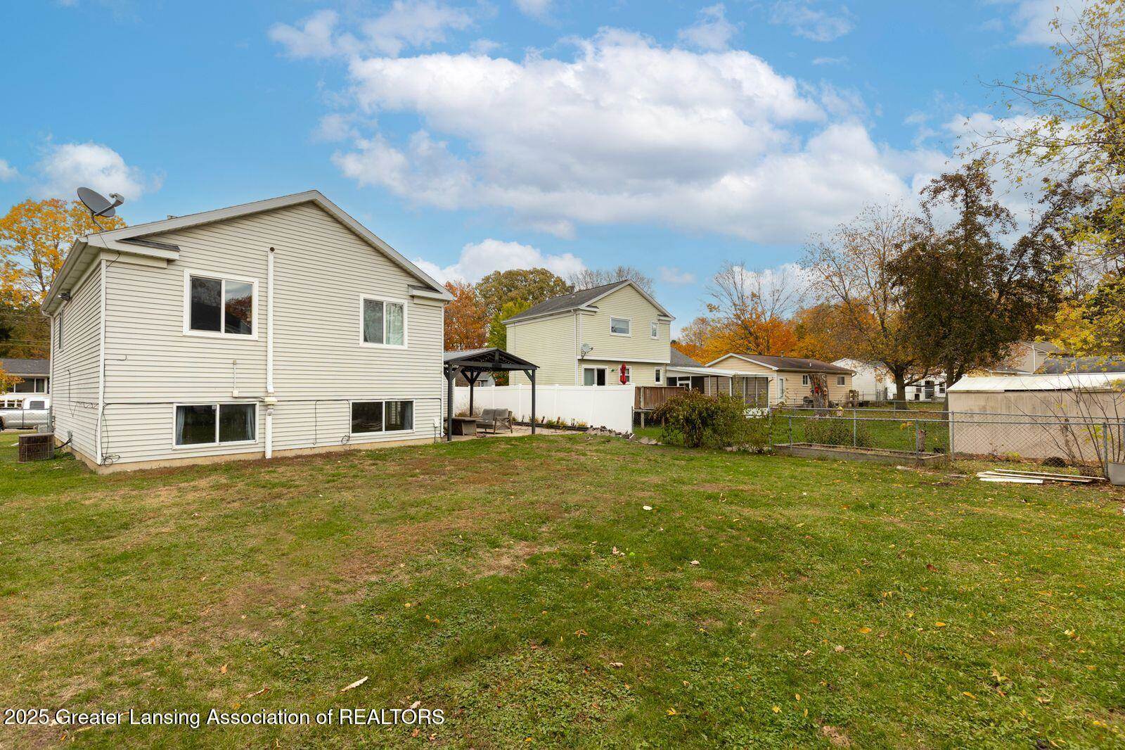 129 Village Drive, LansingCity_Ingham, MI 48911