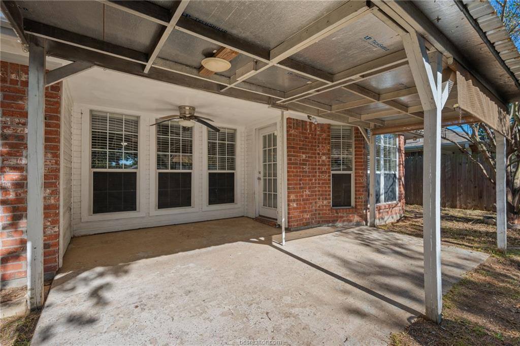 4700 Pembrook Lane, Bryan, TX 77802