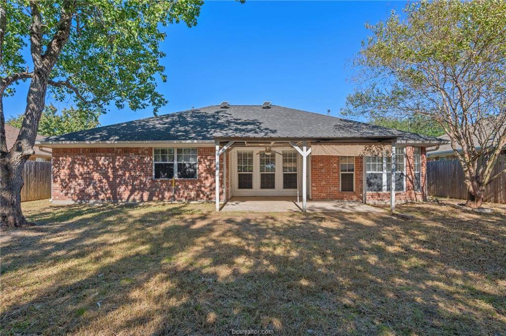 4700 Pembrook Lane, Bryan, TX 77802