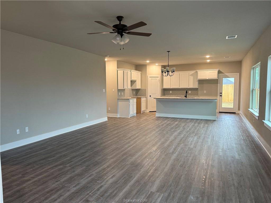 1227 Patriot Drive, College Station, TX 77845