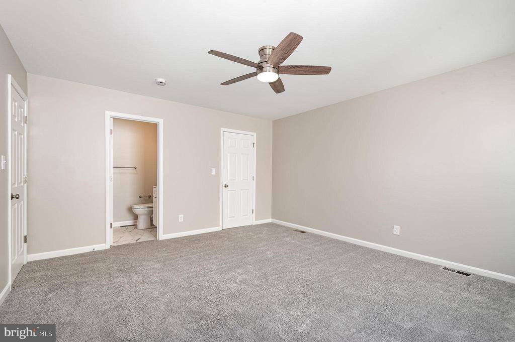 816 Charlotte Way, Enola, PA 17025