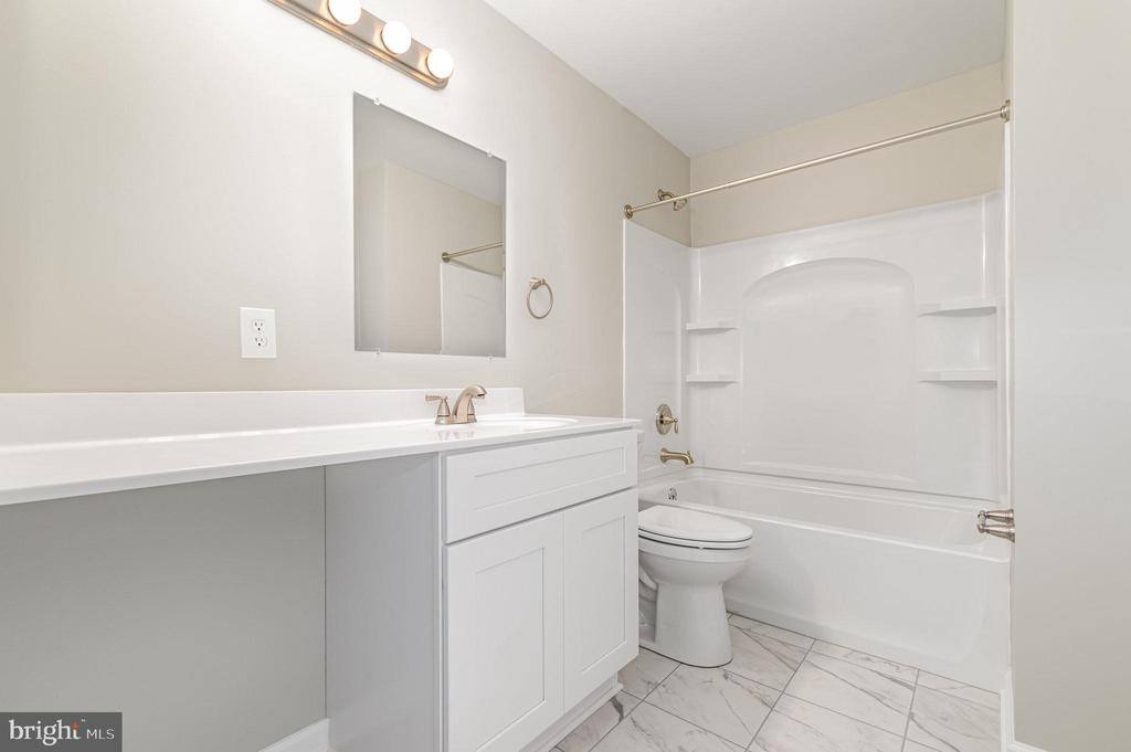 816 Charlotte Way, Enola, PA 17025