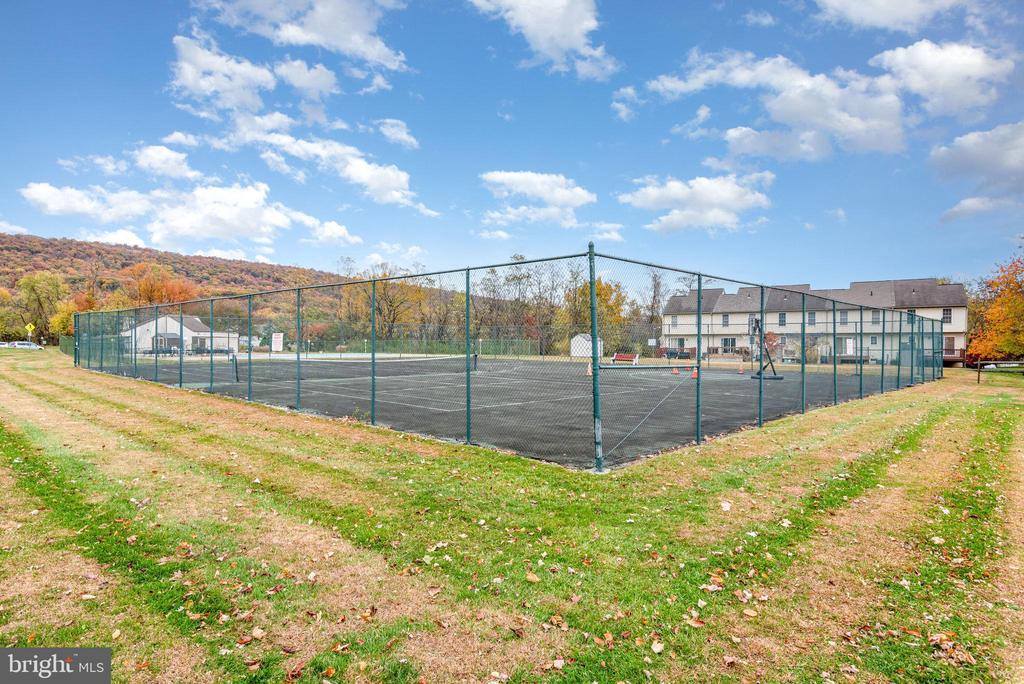 816 Charlotte Way, Enola, PA 17025