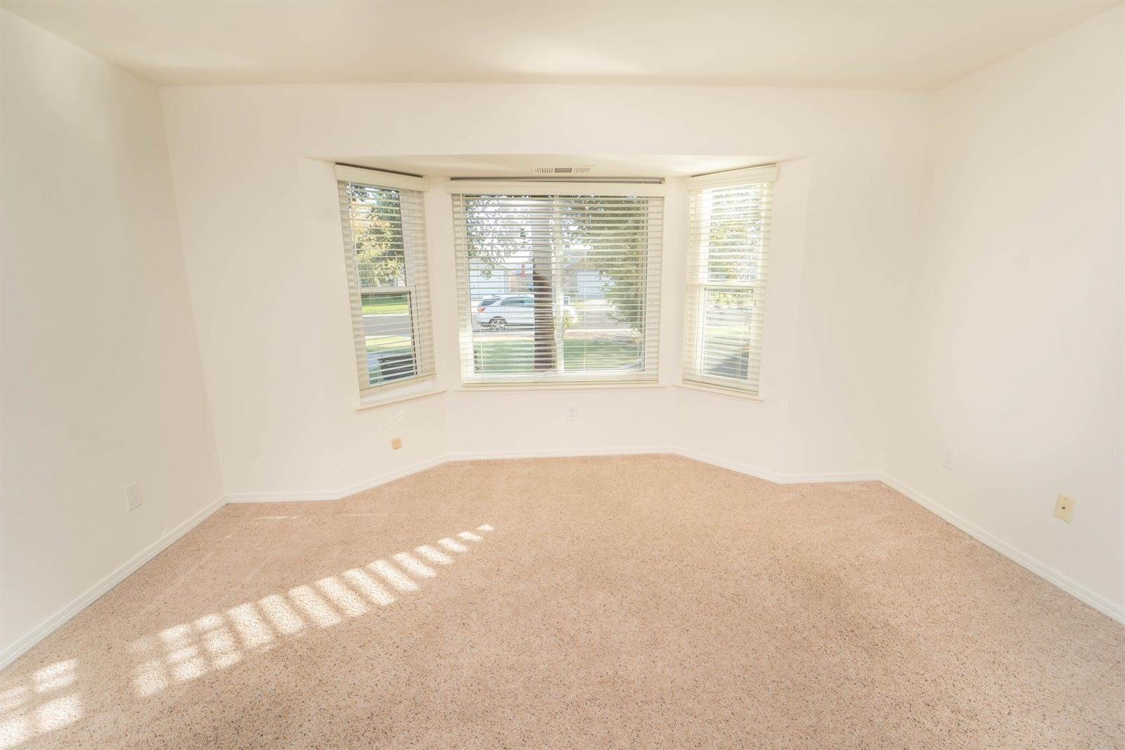 926 Birchwood Court, Hanford, CA 93230