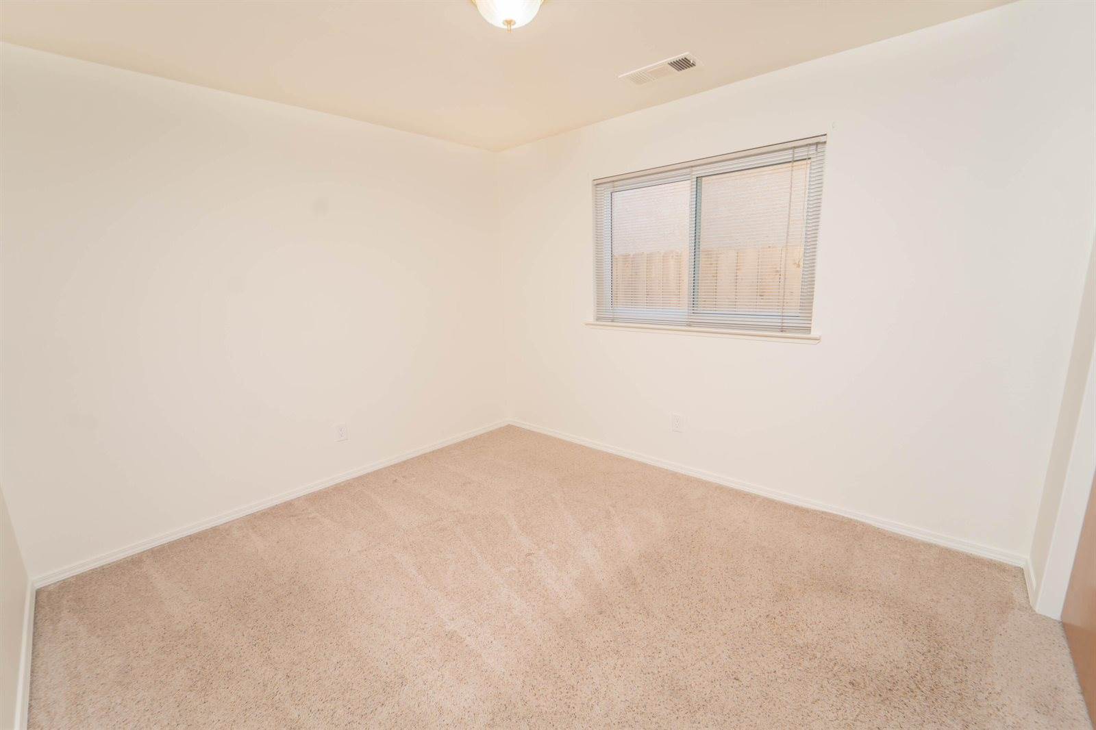 926 Birchwood Court, Hanford, CA 93230