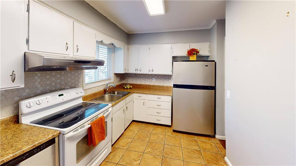 4542 West 50th Street, Roeland Park, KS 66205