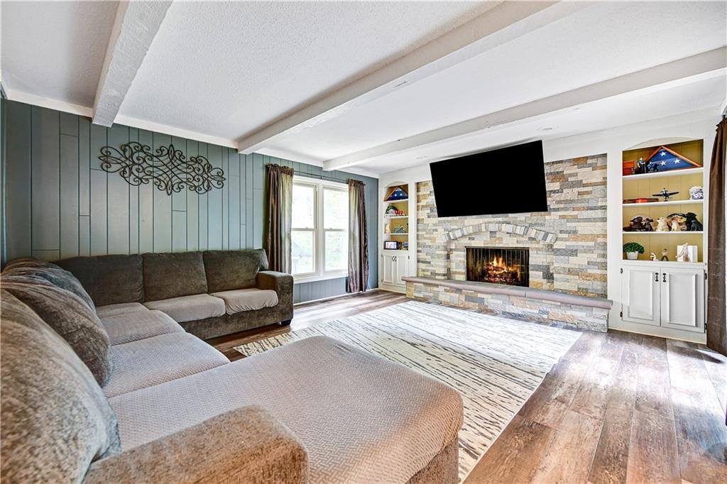 10107 Monrovia Street, Lenexa, KS 66215