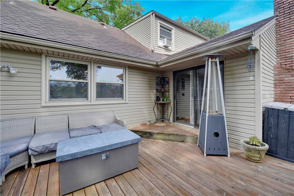 10107 Monrovia Street, Lenexa, KS 66215