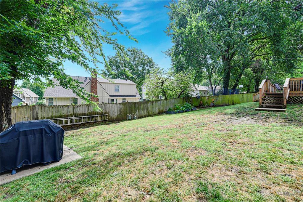 10107 Monrovia Street, Lenexa, KS 66215