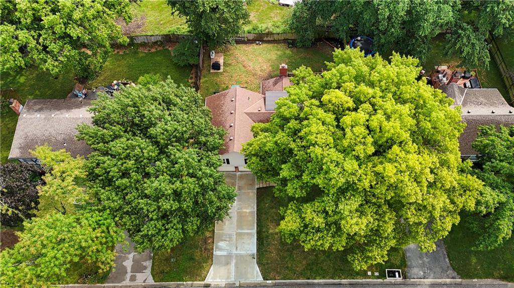 10107 Monrovia Street, Lenexa, KS 66215