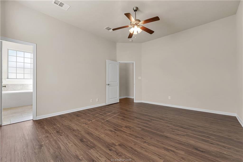 1736 Twin Pond Circle, College Station, TX 77845