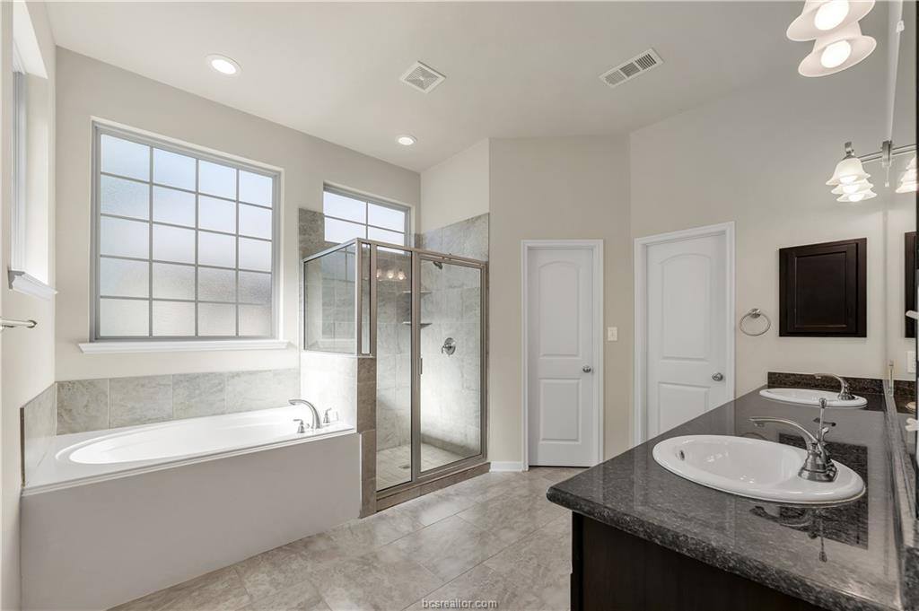 1736 Twin Pond Circle, College Station, TX 77845