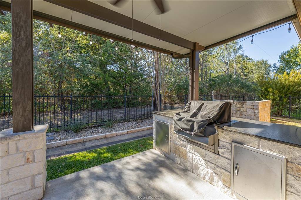 1736 Twin Pond Circle, College Station, TX 77845