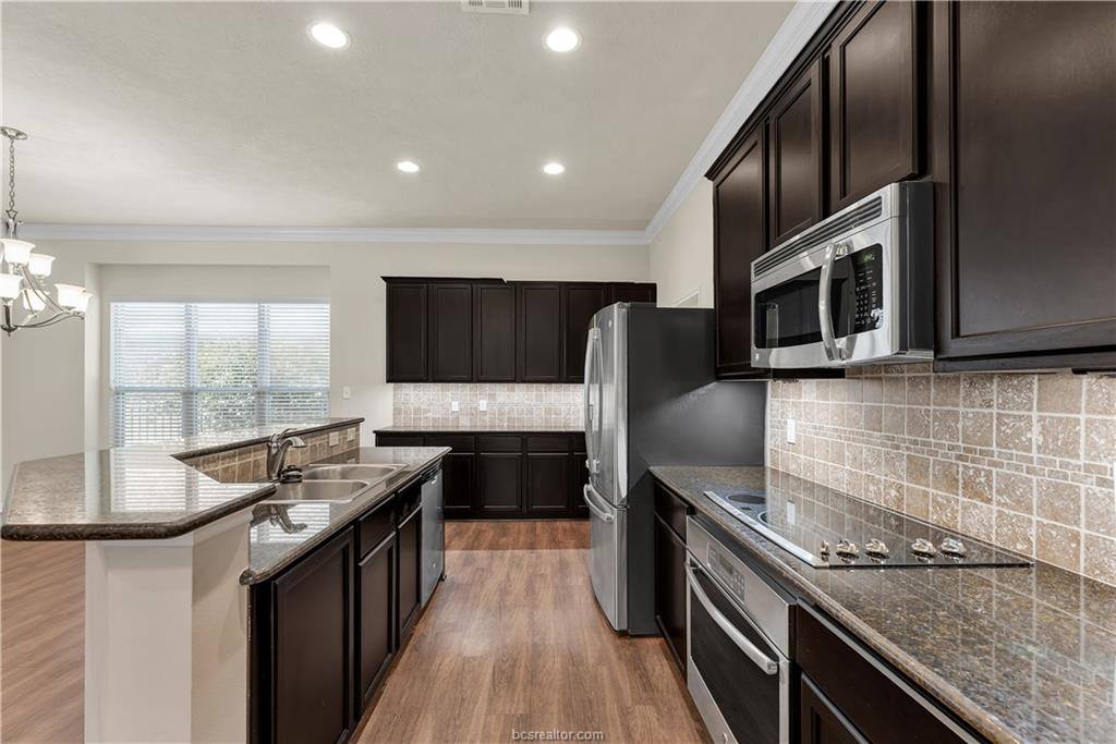 1736 Twin Pond Circle, College Station, TX 77845