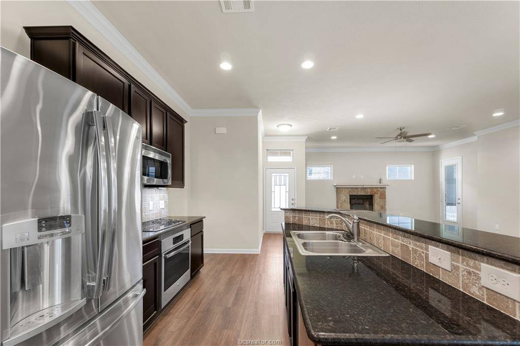 1736 Twin Pond Circle, College Station, TX 77845