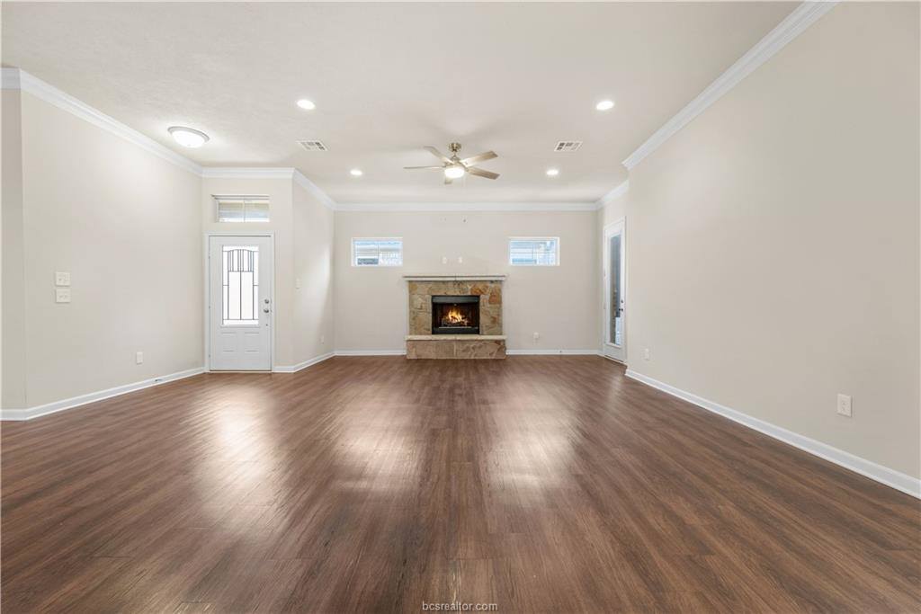 1736 Twin Pond Circle, College Station, TX 77845