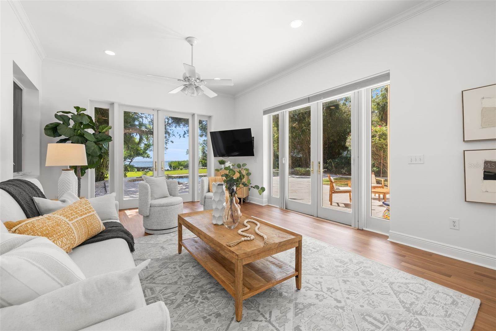 7240 Dr Martin Luther King Jr Street South, Saint Petersburg, FL 33705