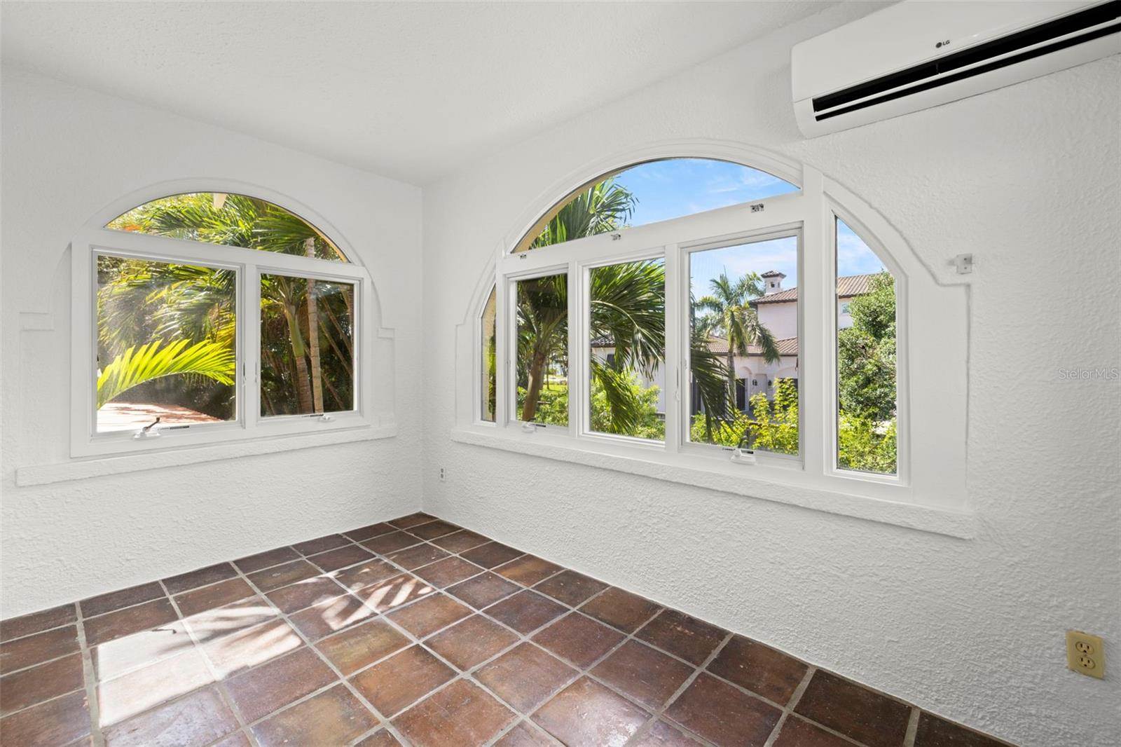 7240 Dr Martin Luther King Jr Street South, Saint Petersburg, FL 33705